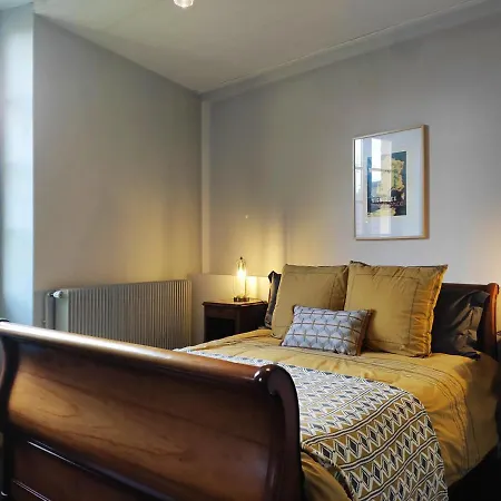 Bed & Breakfast Planches Et Plonk Belvès